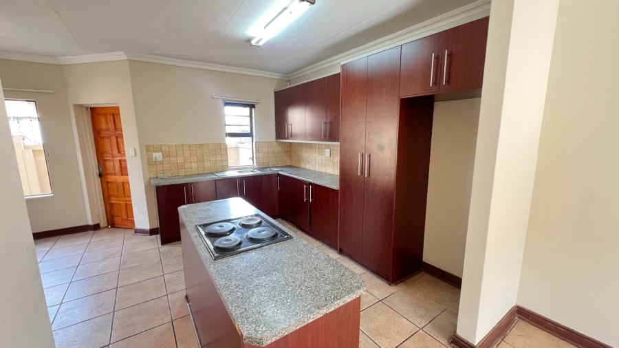 3 Bedroom Property for Sale in Langenhovenpark Free State